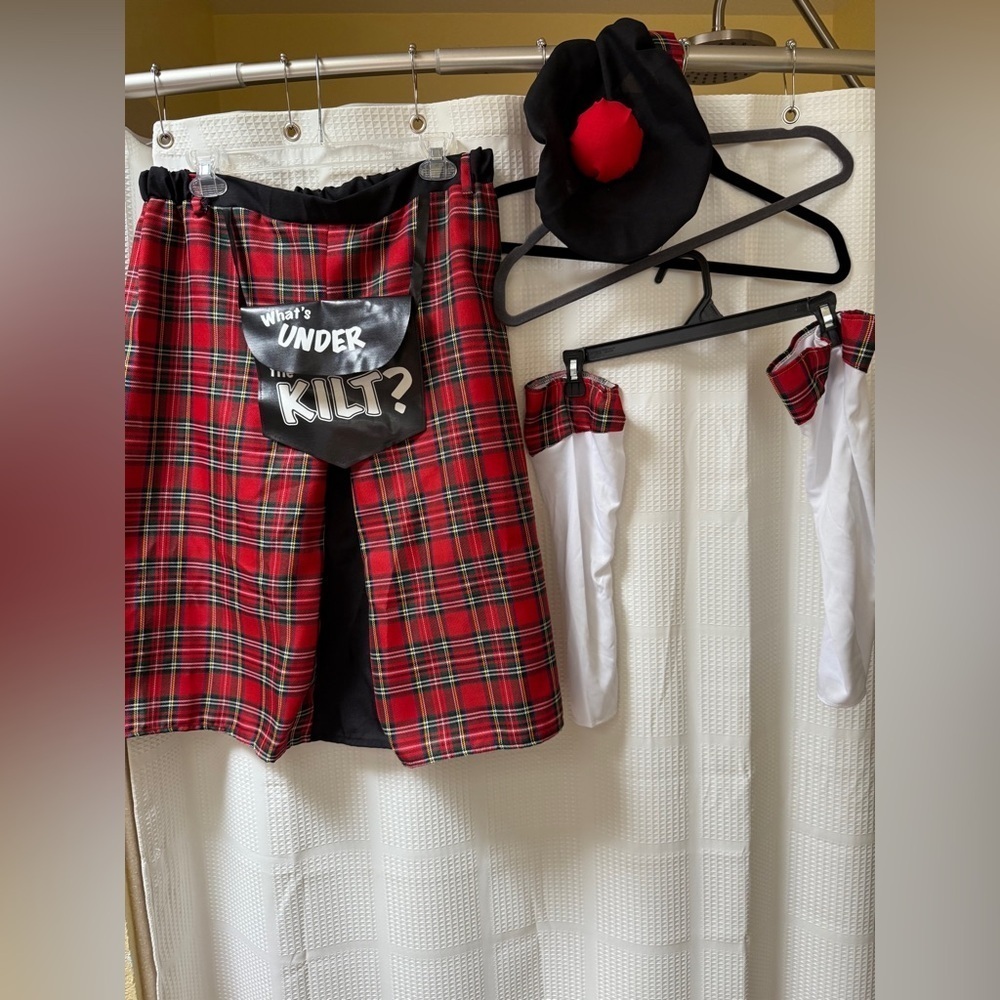 Red Plaid Kilt Costume Set -What’s Under Your Kilt?! Men’s Sz M Socks + Hat